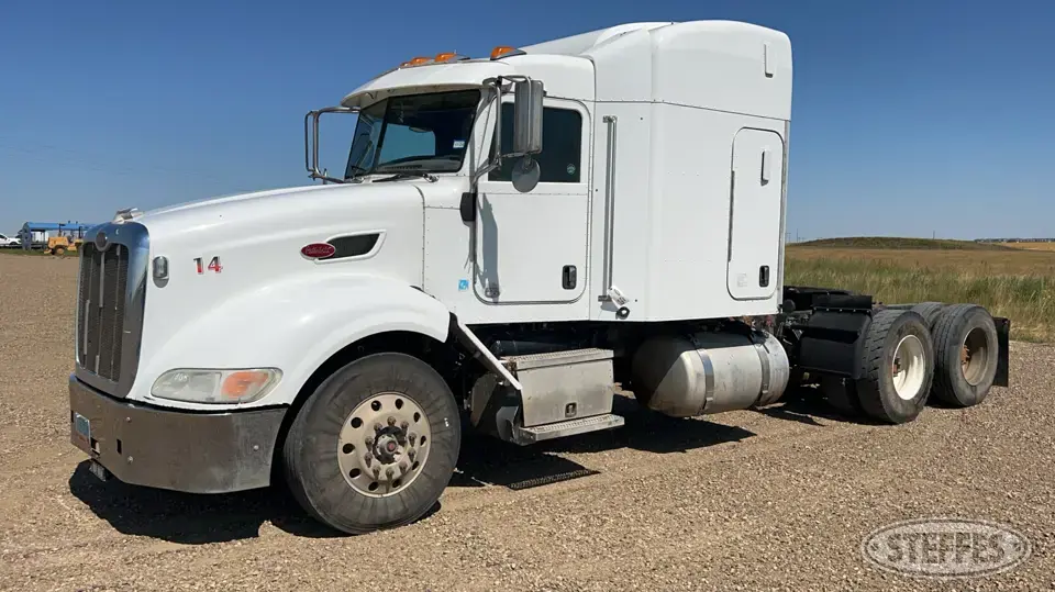 2013 Peterbilt 386 Conventional Truck with Sleeper