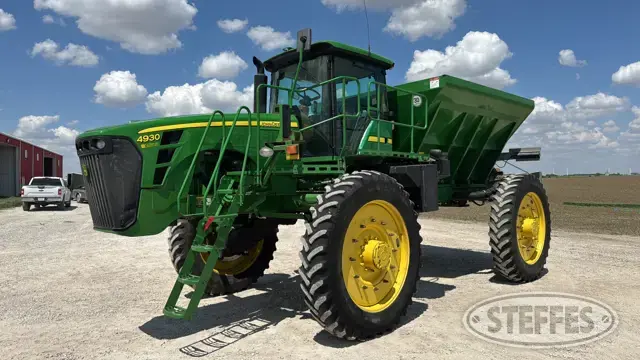 2009 John Deere 4930