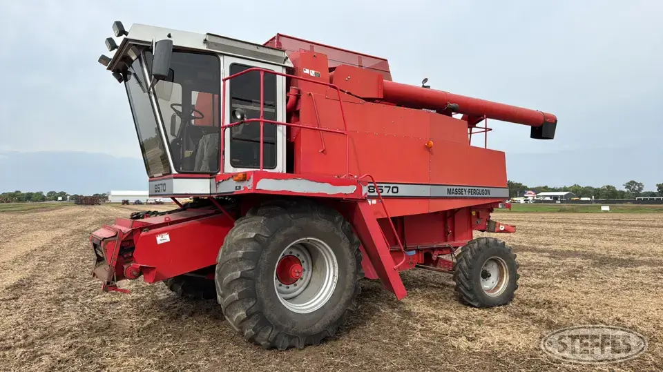 1996 Massey Ferguson 8570 Combine