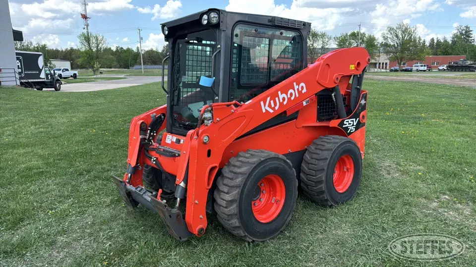 2022 Kubota SSV75 Wheeled Skid Steer