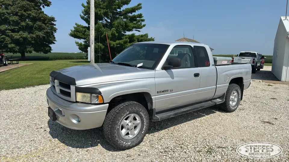 2001 Dodge Ram 1500 Half Ton Pickup