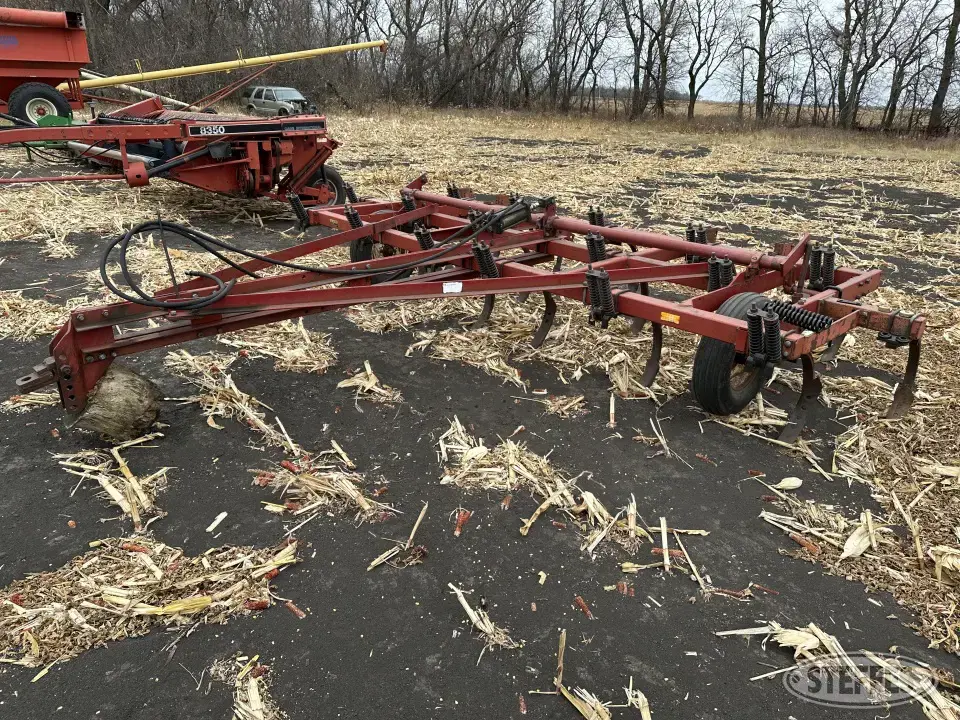 Case-IH 5500 Chisel Plow