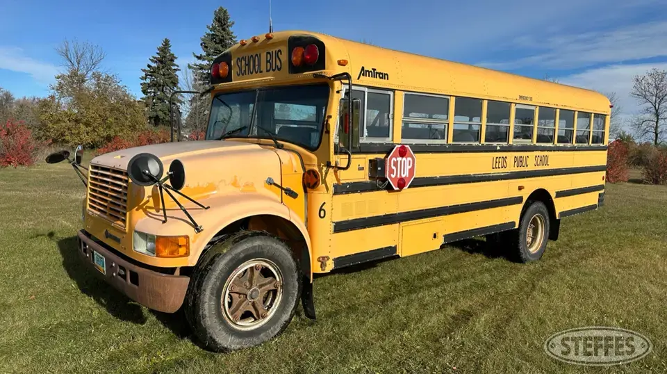 1993 International 8300 Bus