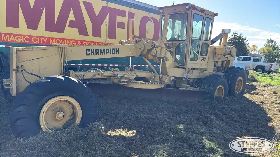 1980 Champion 740 Motor Grader