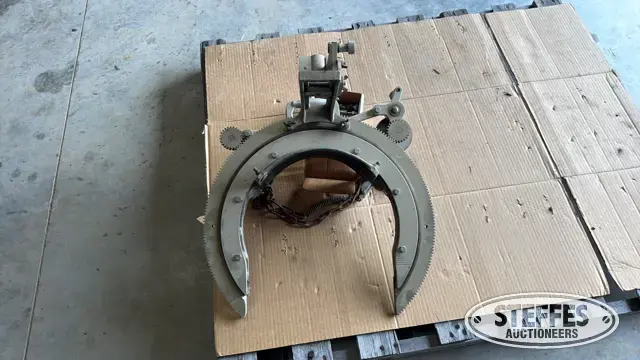 Mathey pipe beveling machine