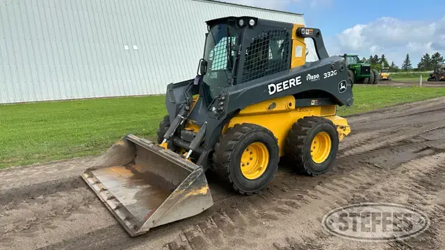 2018 Deere 332G