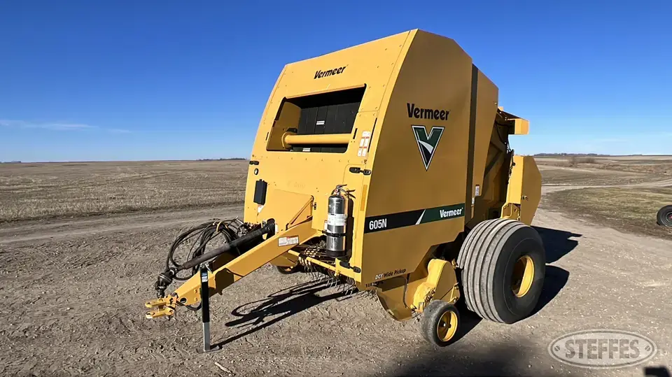 2015 Vermeer 605N Round Baler