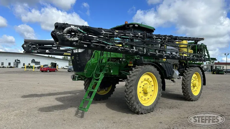 2018 John Deere R4045 Self-Propelled Sprayer
