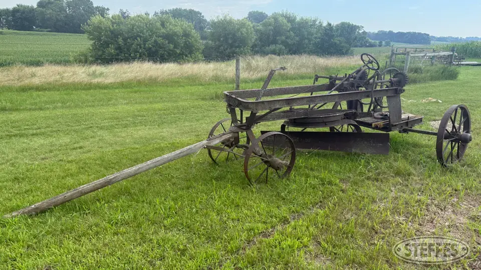 Minneapolis-Moline Farm Support Item