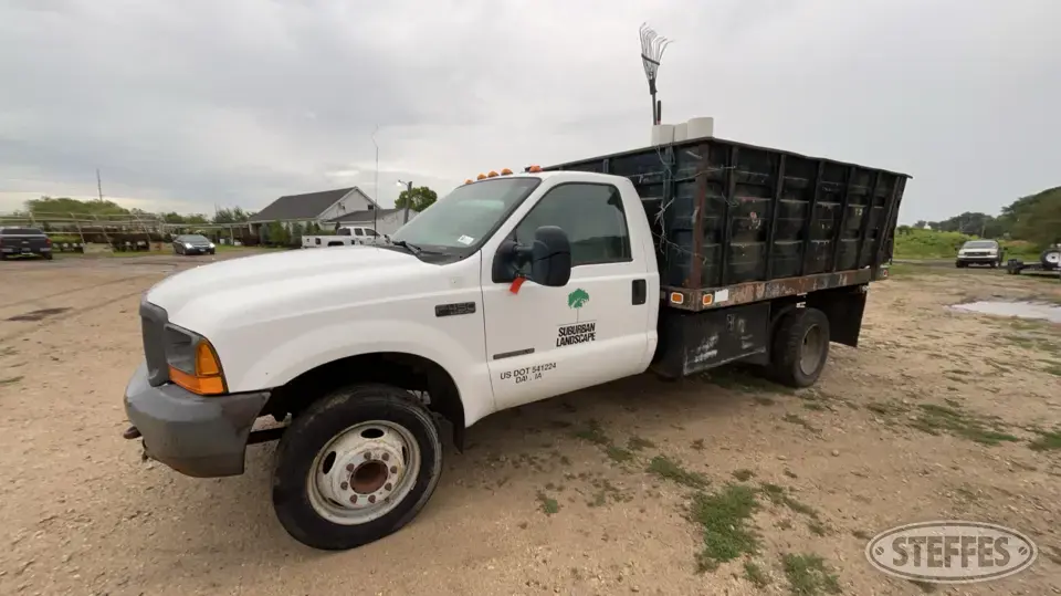 2000 Ford F-450 XL Over 1 Ton Pickup