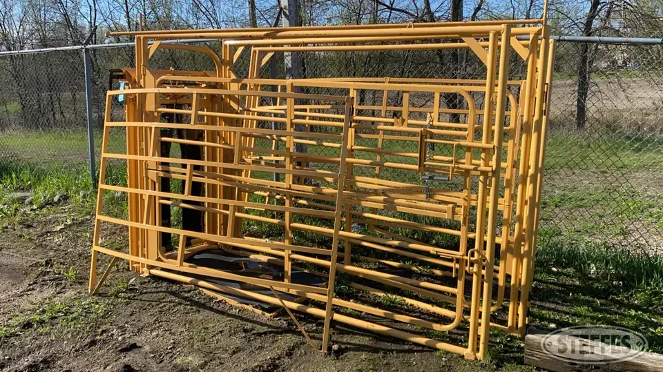For-Most Squeeze Chute
