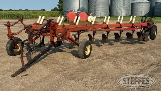 International 700