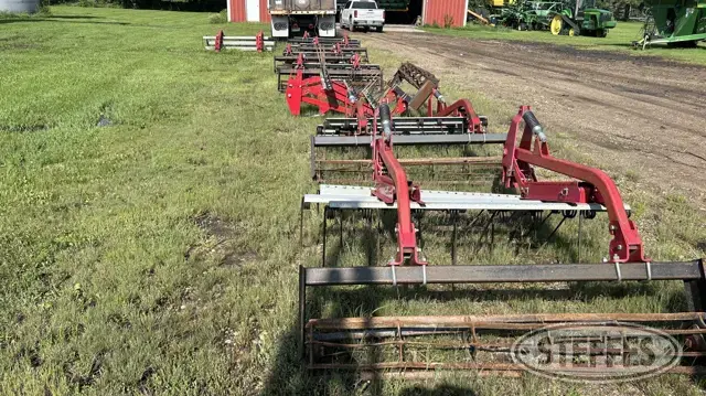 Wil-Rich 3-bar harrow & rolling baskets