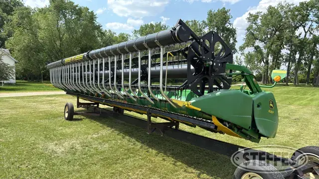2013 John Deere 630F