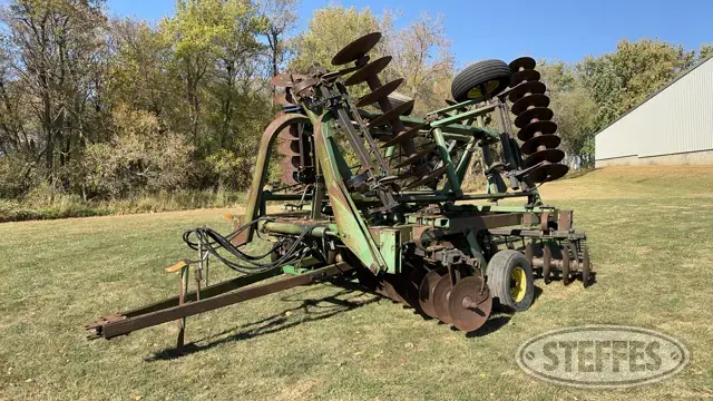 John Deere 235
