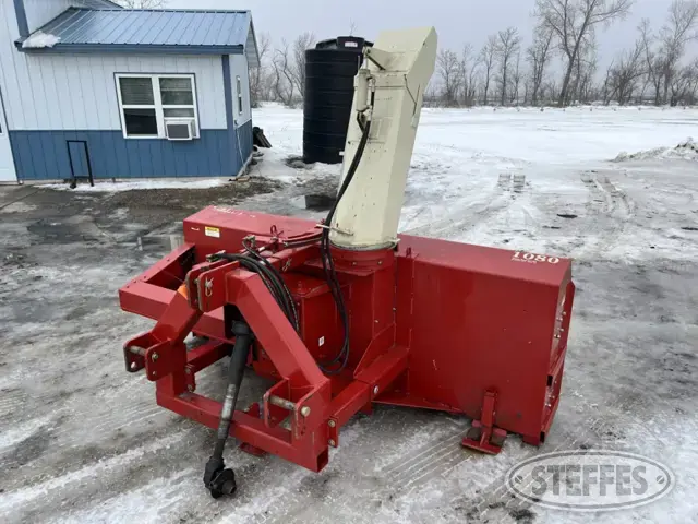 Buhler Farm King Y1080C