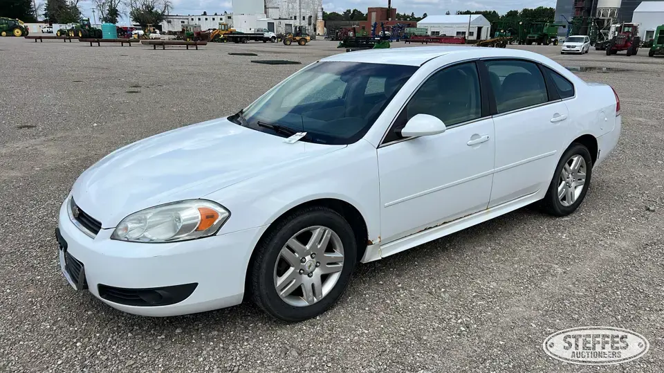 2011 Chevrolet Impala LT Car