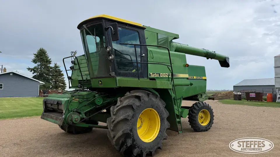 1983 John Deere 8820 Combine