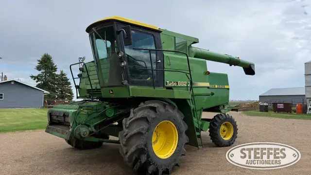 1983 John Deere 8820