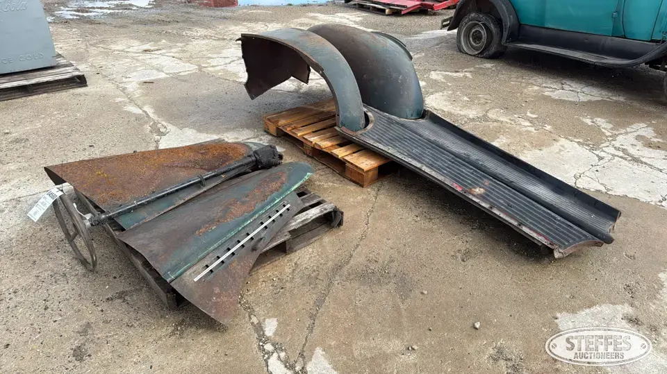 Collectible car fenders & hood doors Collectibles-Other