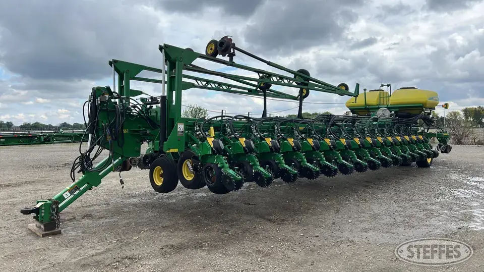 2012 John Deere DB90 12 or More Row Planter