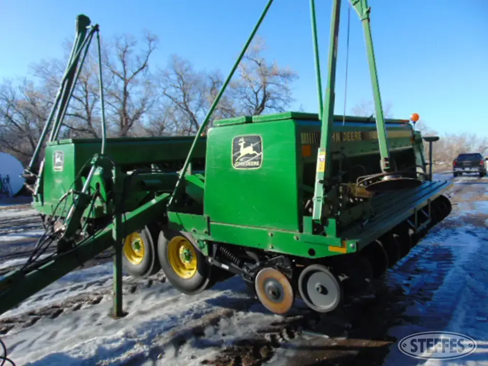 John Deere 455 Press Drill