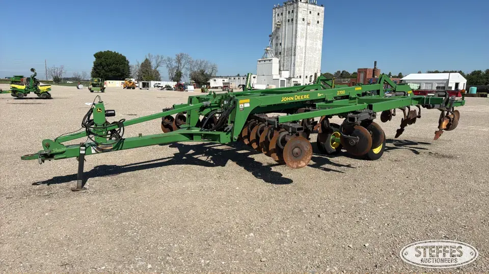 John Deere 2700 Ripper