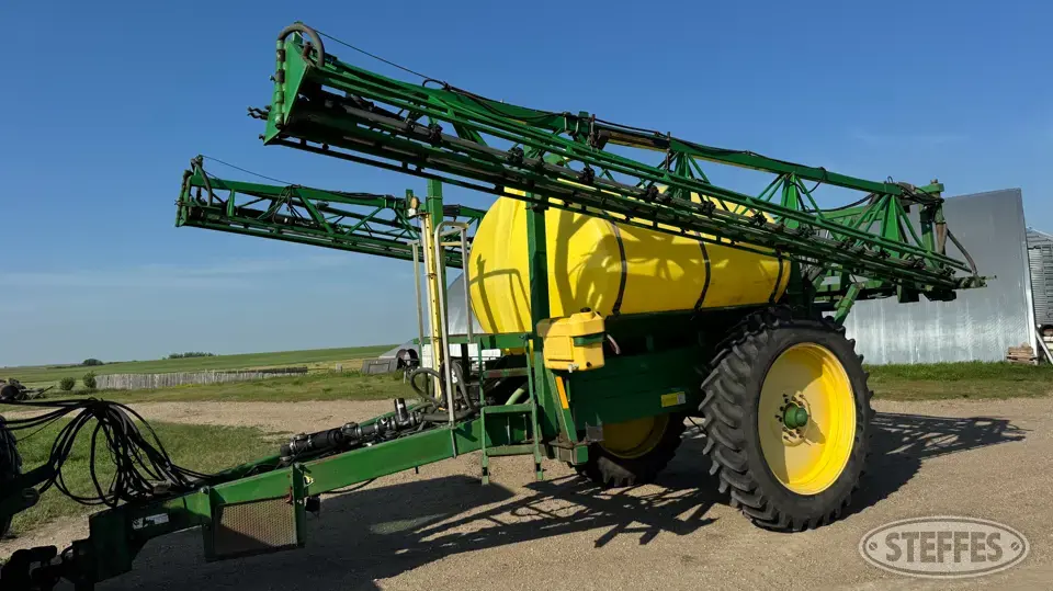 2001 Summers Super Sprayer Pull-Type Sprayer