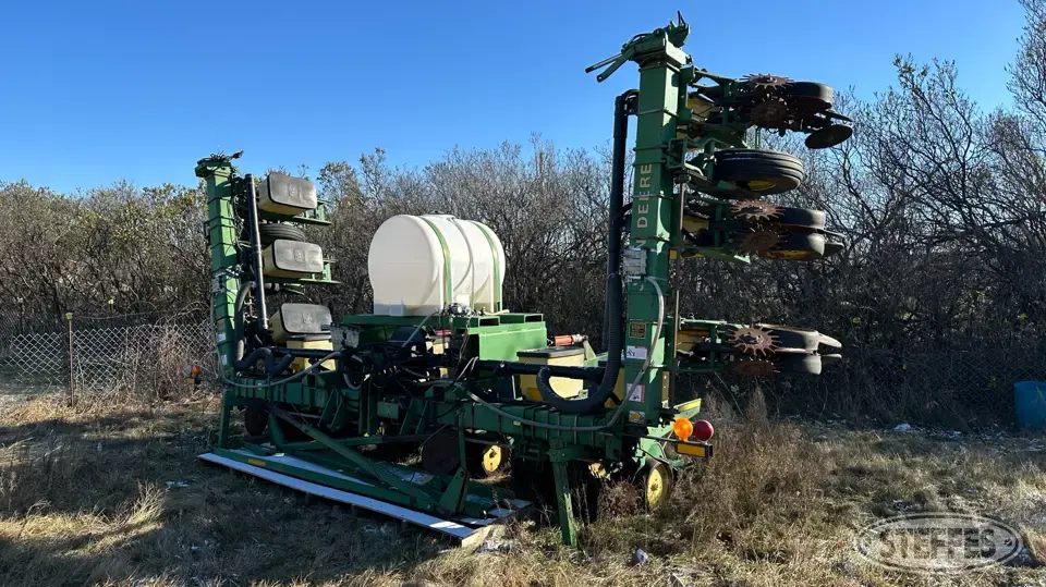 John Deere 7300 12 or More Row Planter