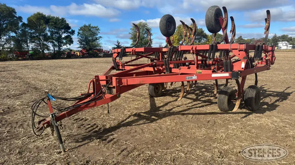 Case IH 5700 Chisel Plow