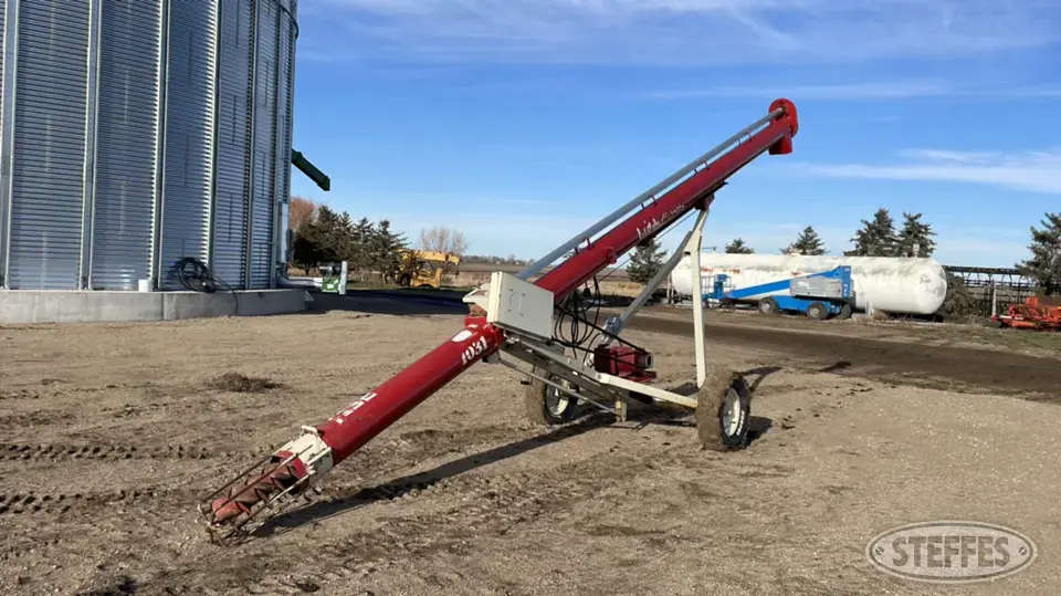 Buhler Farm King 1031 Straight Auger