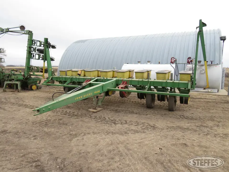 John Deere 7000 Less Than 12 Row Planter