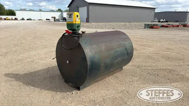 Approx. 500 gal. fuel tank