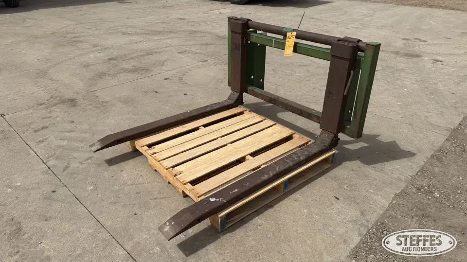 John Deere forks Tractor Loaders and Attachment