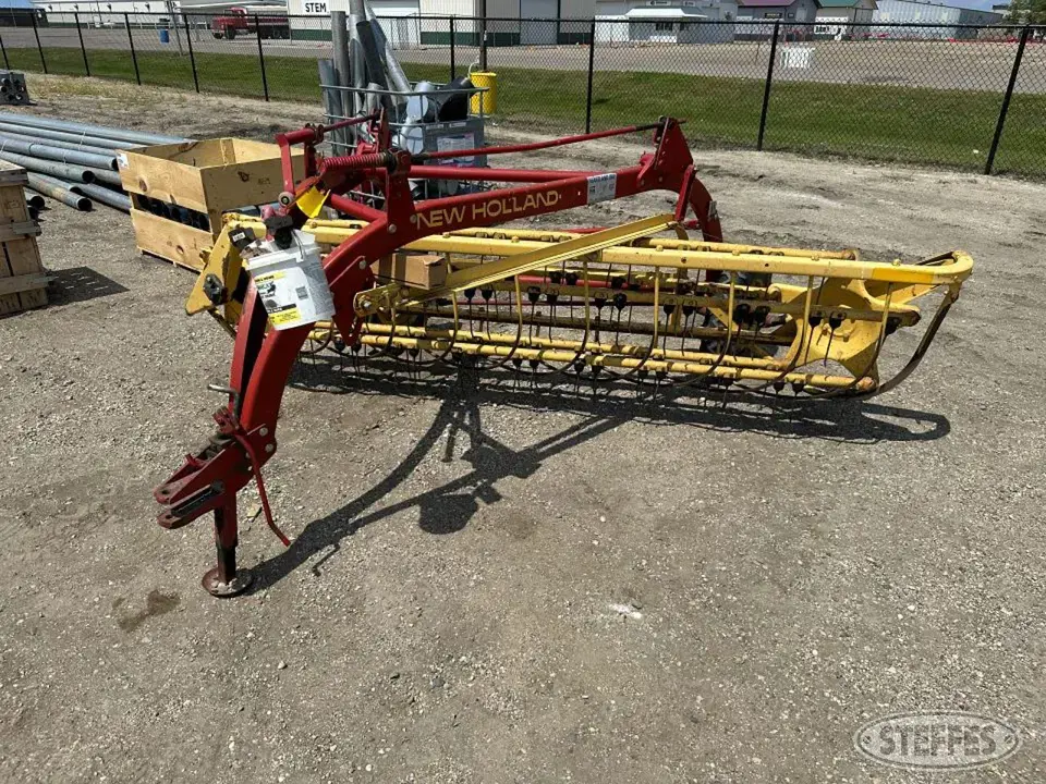 New Holland 256 Rake