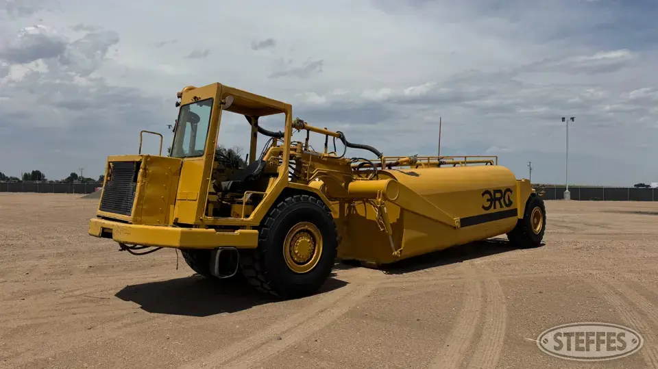 1990 CAT 613C Water Truck
