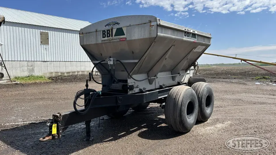 BBI Pull-Type Dry Spreader