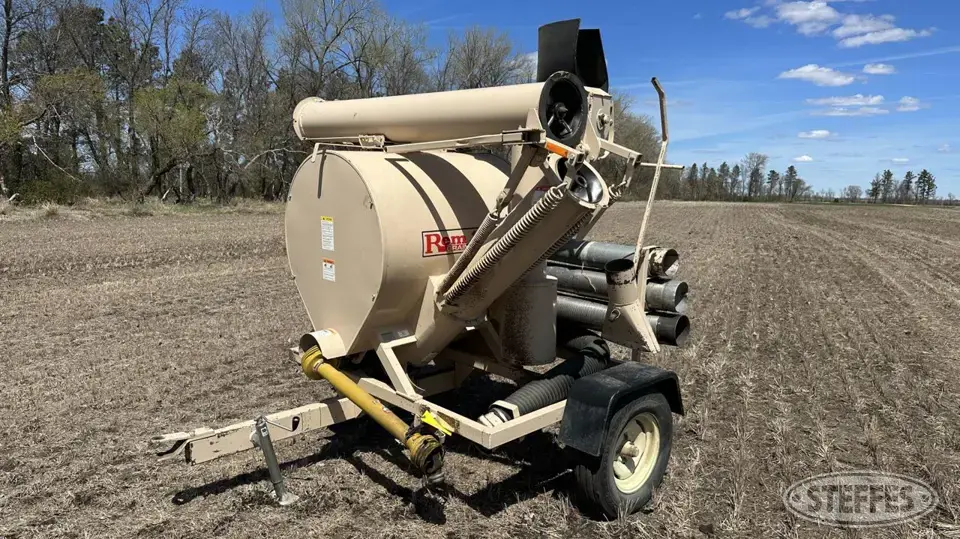 REM 1026 Pneumatic Grain Equipment