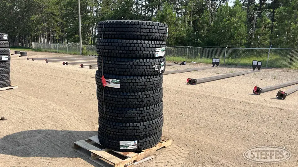 (8) Headway HLD810 11R22.5 tires Truck Tire