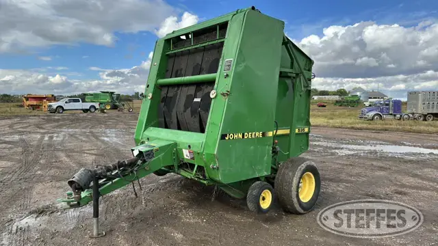 1996 John Deere 535