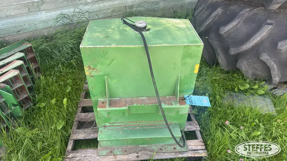 Auxiliary fuel tank Tractor Part