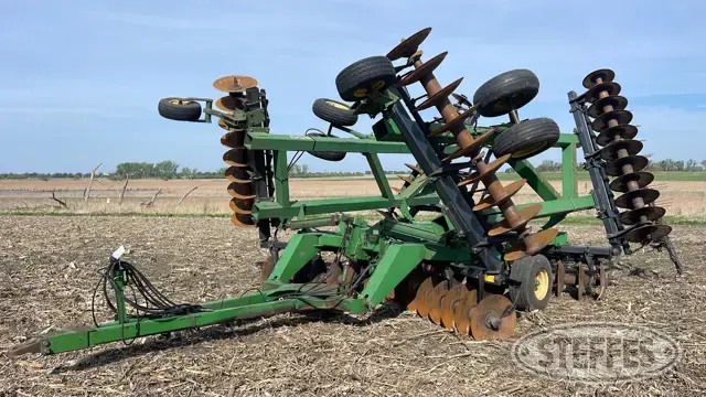 John Deere 650