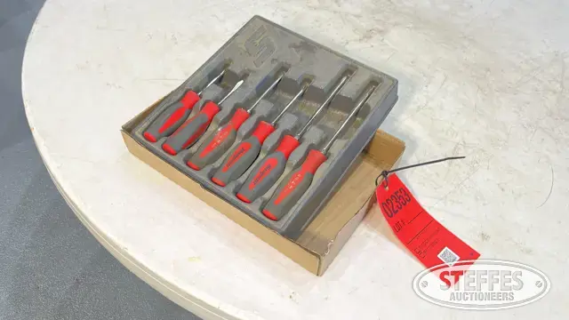 Snap-on screw drivers