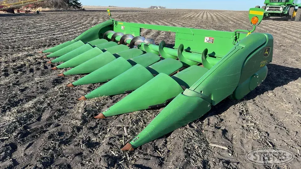 2008 John Deere 608C Corn Head