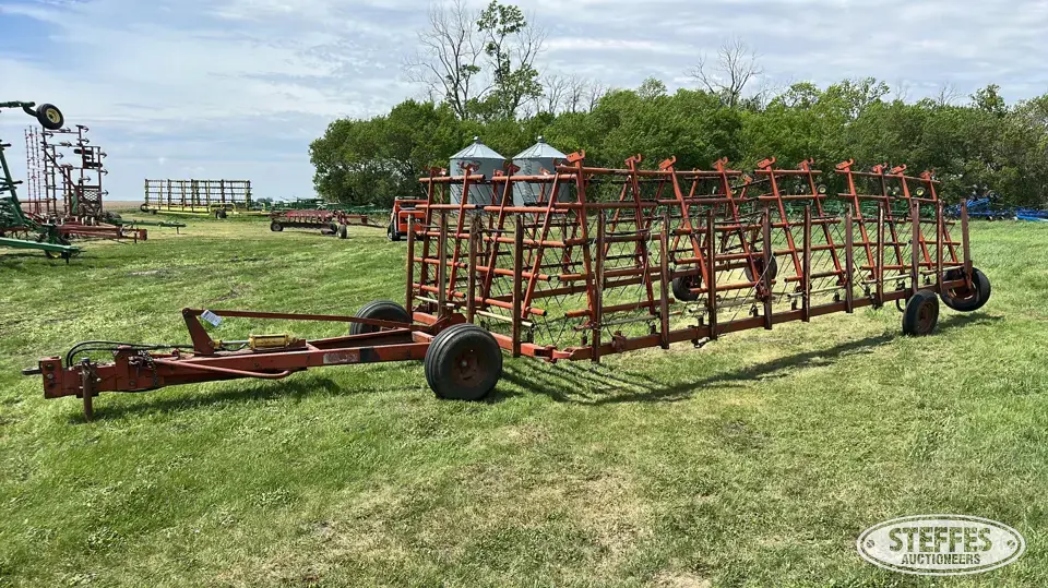 Melroe 400 Harrow