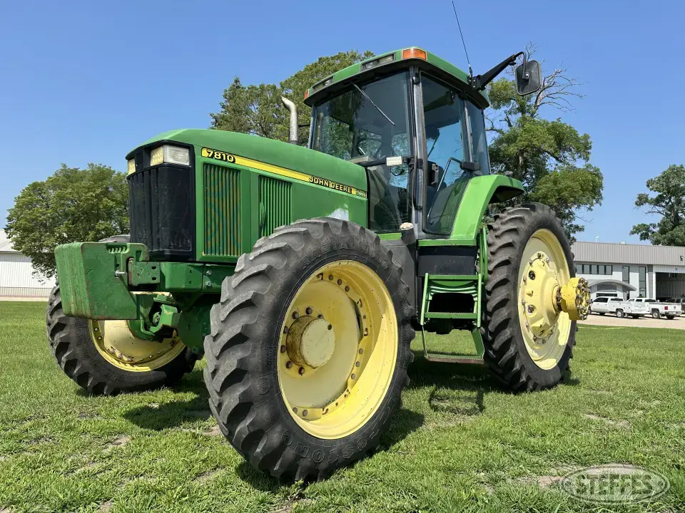 1997 John Deere 7810 MFWD Tractor