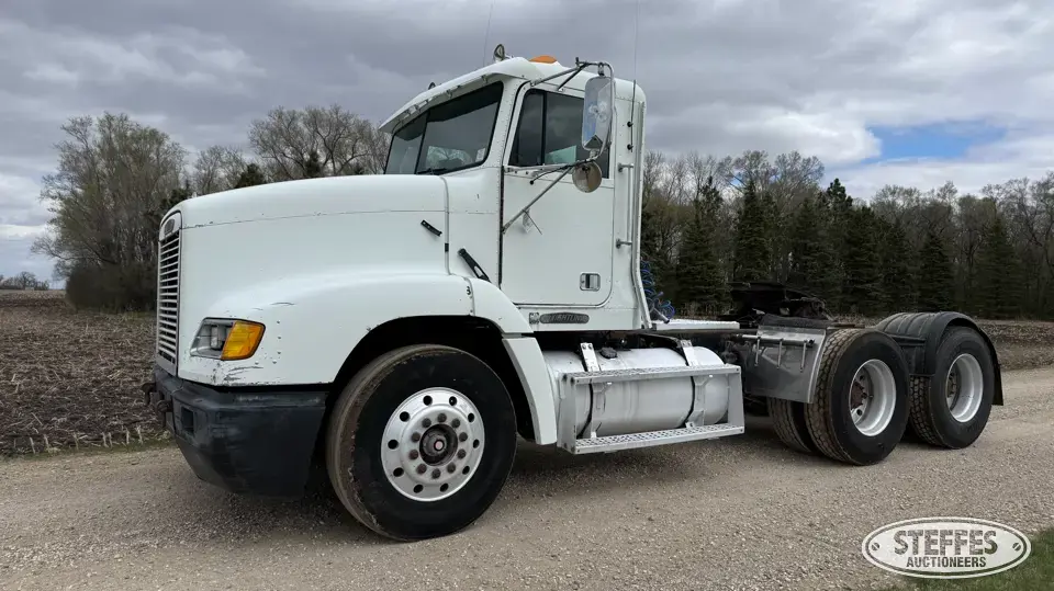 1995 Freightliner FLD112 Conventional Truck without Sleeper