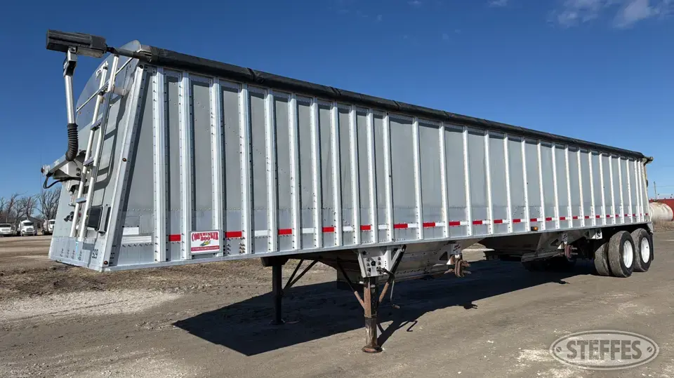 2016 Cornhusker 800 Hopper Bottom Trailer