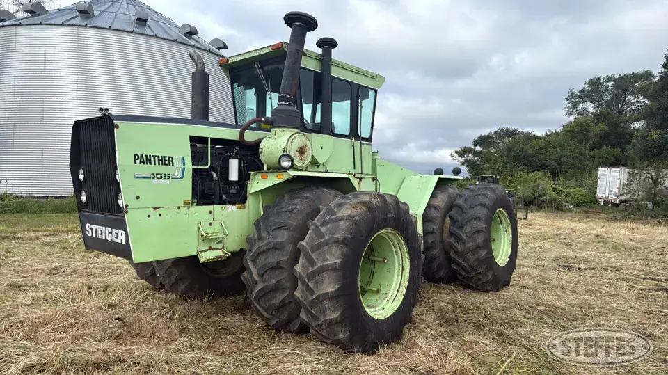 1977 Steiger Panther III ST-325 4WD Tractor