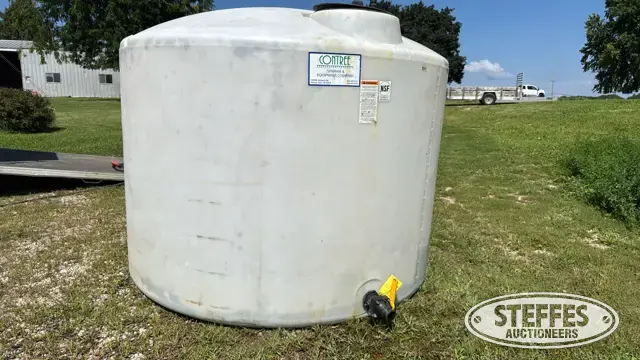 1,500 gal. poly tank